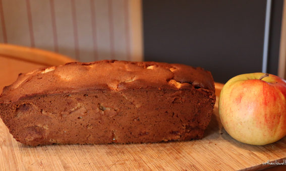 Cake aux pommes et à la cannelle