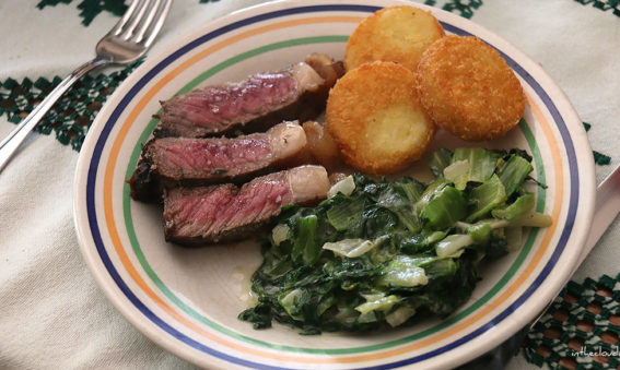 Entrecôte grillée, scarole à la crème, pomme rösti