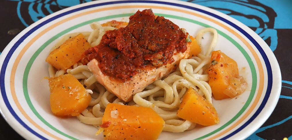 Saumon au pesto rouge et à la courge Butternut