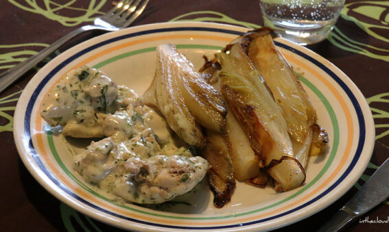 Poulet à l'estragon, chicons braisés